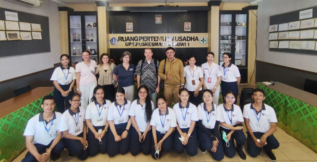 KAJI BANDING DARI UPH dan Charlestone Southern University of USA di UPTD Puskesmas Mengwi 1